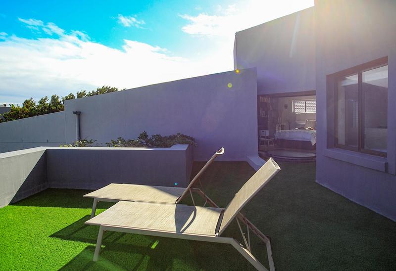4 Bedroom Property for Sale in Bloubergstrand Western Cape
